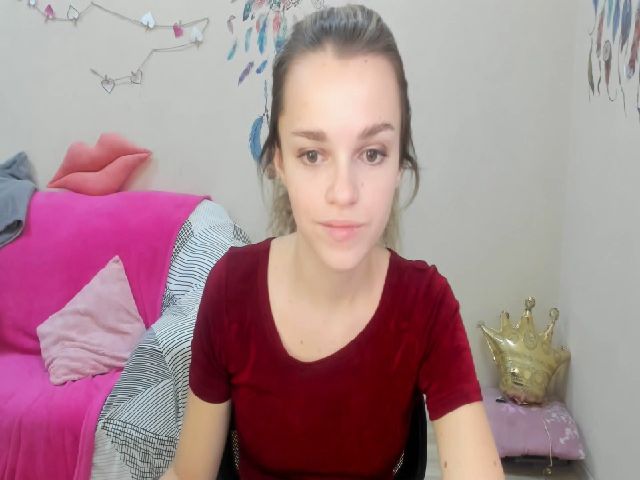 Live sex webcam photo for LoreinKis #270902704