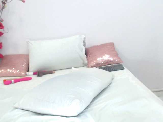 Live sex webcam photo for LadyParker #270896743