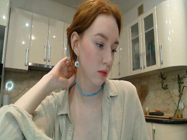 Live sex webcam photo for DearSilvia #270905504