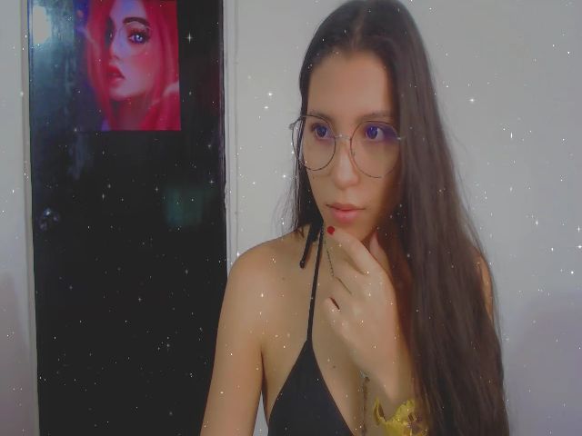 Live sex webcam photo for Emma_18x #270908260