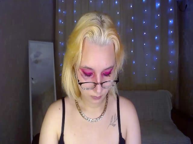 Live sex webcam photo for Star_Laura #270904480