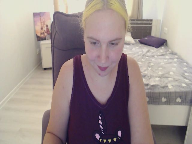 Live sex webcam photo for SweetnessLucy #270902565