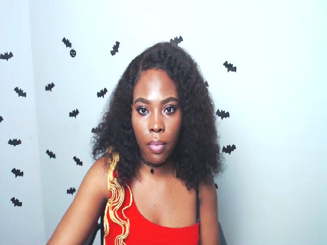 Live sex webcam photo for Emma__Di #270901718