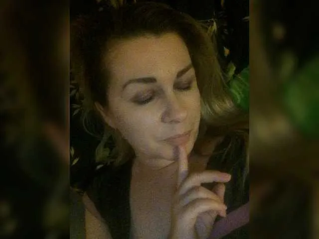 Live sex webcam photo for saden27 #270903473