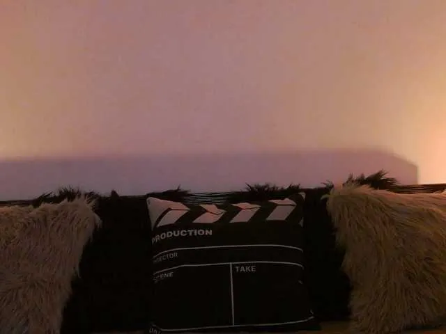 Live sex webcam photo for Thylane-White #270897234