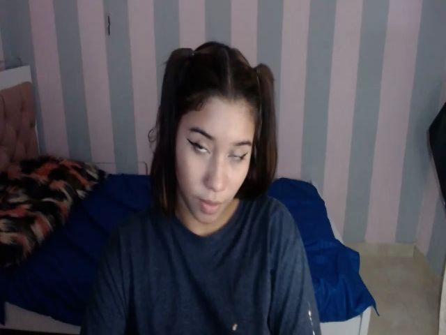 Live sex webcam photo for Leyla_20_ #270897908