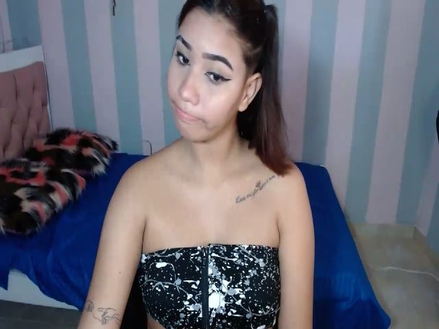 Live sex webcam photo for Leyla_20_ #270909903