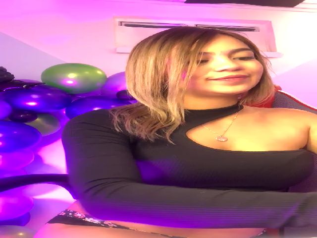 Live sex webcam photo for Elodythompson #270906660