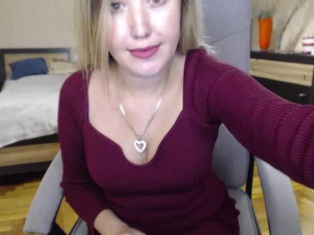 Live sex webcam photo for Milyusya #270925859