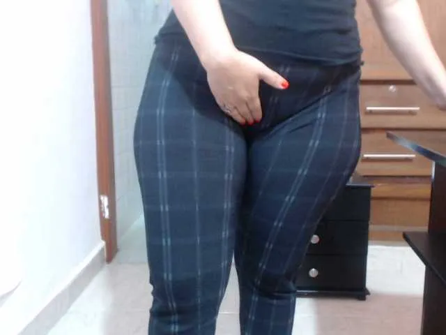 Live sex webcam photo for MiaRosse- #270920157