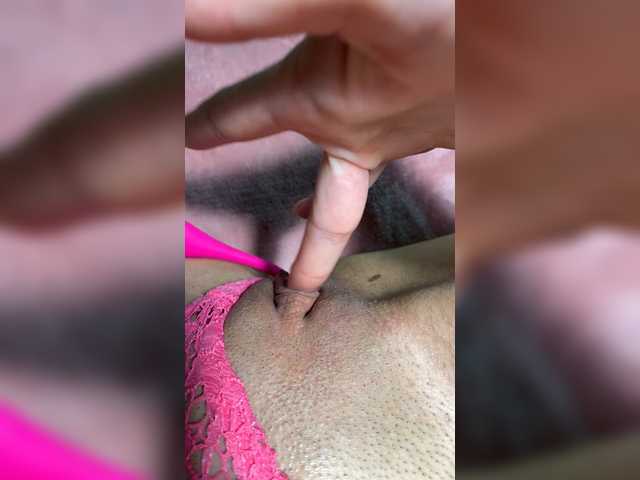 Live sex webcam photo for LolaSyde #270911159