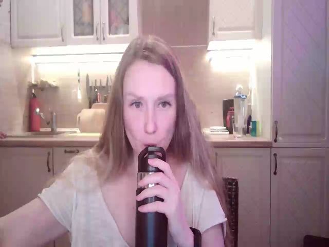 Live sex webcam photo for JaneGrey111 #270921668