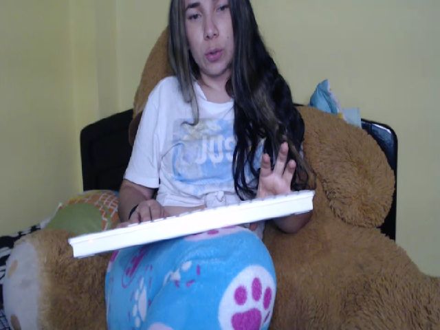 Live sex webcam photo for Joanne7 #270915130