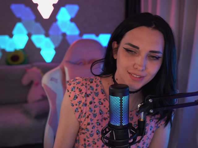 Live sex webcam photo for MalinaBo0m #270923997