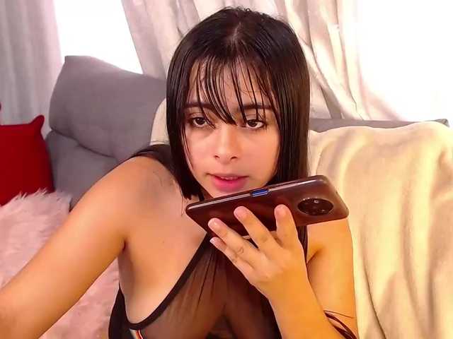 Live sex webcam photo for Evelyn-EE #270925292