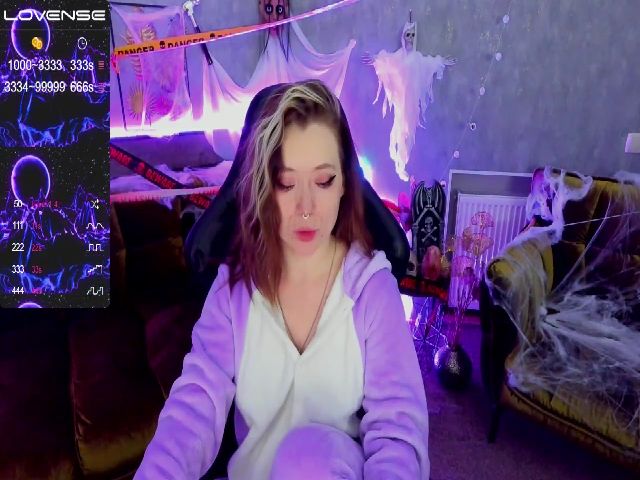 Live sex webcam photo for Helen_Mayer #270926430