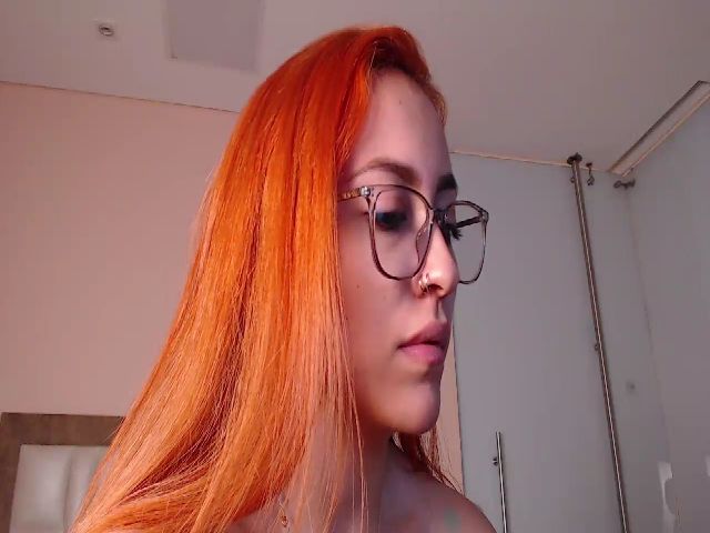 Live sex webcam photo for VenusCox #270926926