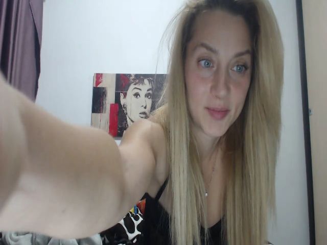 Live sex webcam photo for MonicaDiamond #270927685