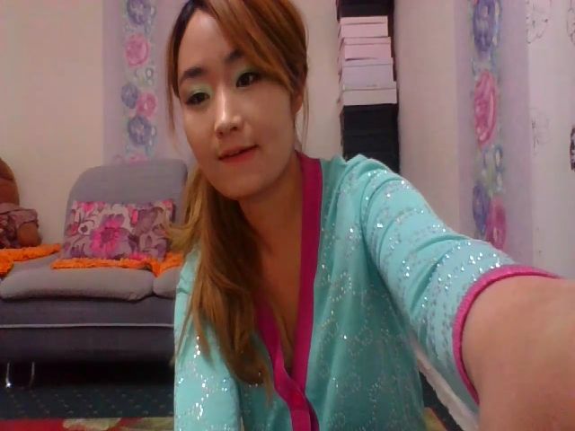 Live sex webcam photo for AsianDoll2000 #270921333