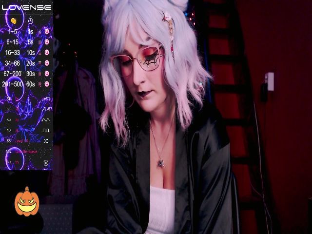 Live sex webcam photo for WinonaCooper #270917982