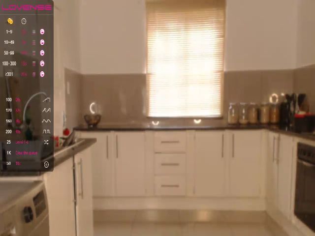 Live sex webcam photo for JessBunz #270918452