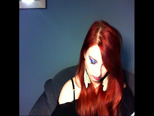 Live sex webcam photo for VirginLuna18 #270921453