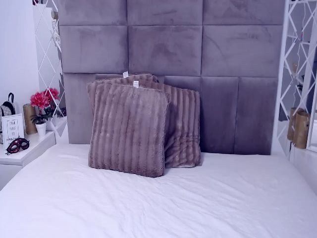 Live sex webcam photo for Ivye_sweet #270917329