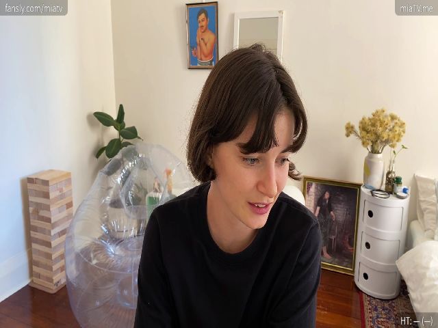 Live sex webcam photo for miatv #270914030