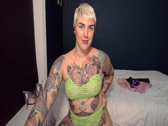 Live sex webcam photo for MissCharliex #270926403