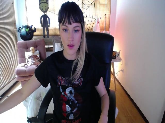 Live sex webcam photo for Kimjeniie #270926774