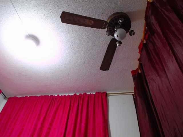 Live sex webcam photo for BigAssDeep #270924814