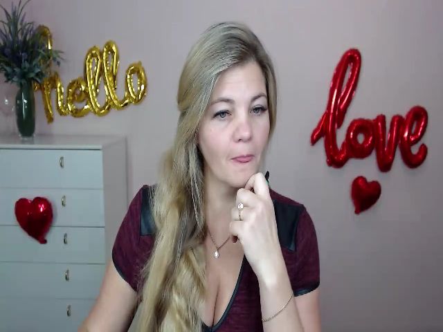 Live sex webcam photo for Next_ToMe #270927889