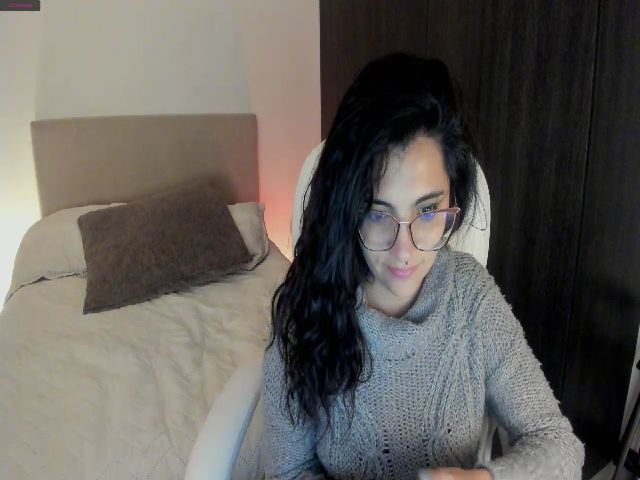 Live sex webcam photo for Amelie_moon_ #270918771