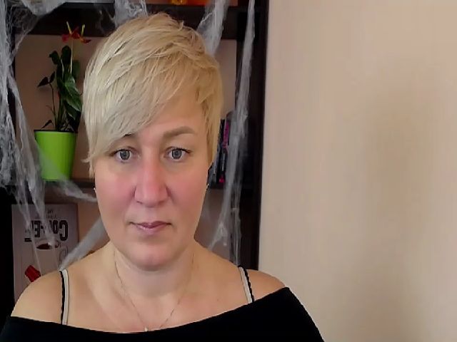 Live sex webcam photo for KailyMey #270921094