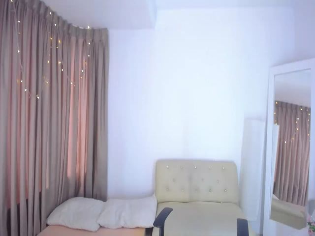 Live sex webcam photo for SamanthaBelll #270926887