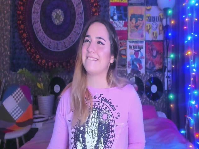 Live sex webcam photo for RETROGIRL_X #270923452