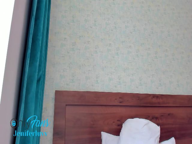 Live sex webcam photo for JenniferLuvv #270917964