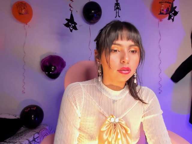 Live sex webcam photo for CoralineRyan #270912633