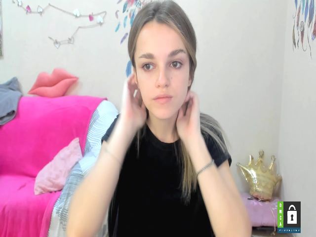 Live sex webcam photo for LoreinKis #270918303