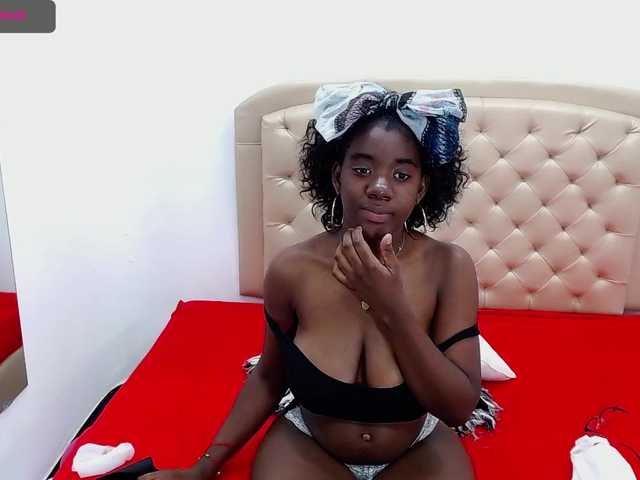 Live sex webcam photo for RoxyVelvet #270911867