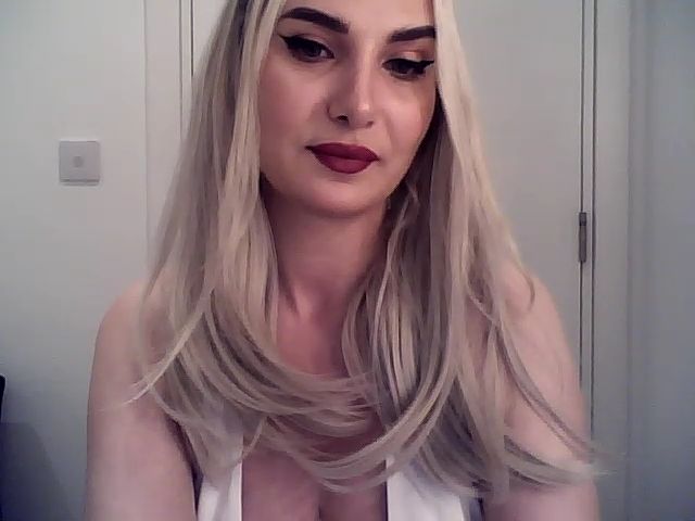 Live sex webcam photo for MiaK_ #270922133