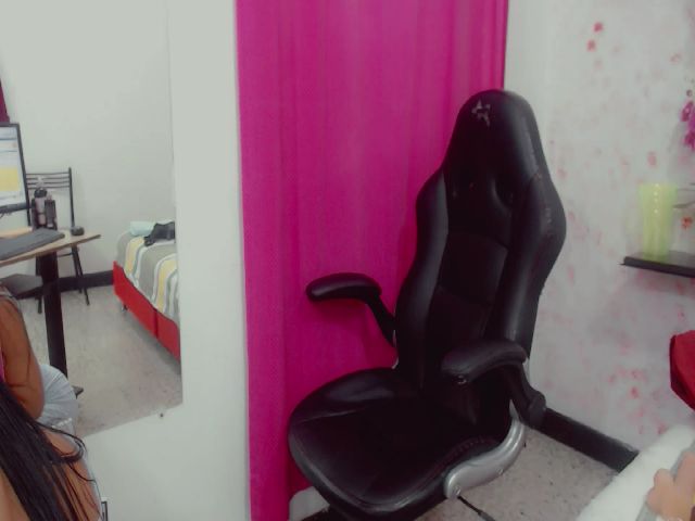 Live sex webcam photo for Alejandra_06 #270918858