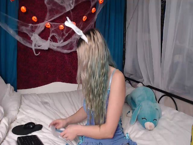 Live sex webcam photo for AmberrLee #270913868