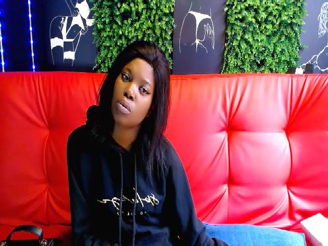 Live sex webcam photo for EbonyDivaX #270921591