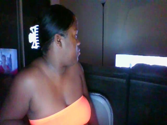 Live sex webcam photo for Bigbootibambi #270917696