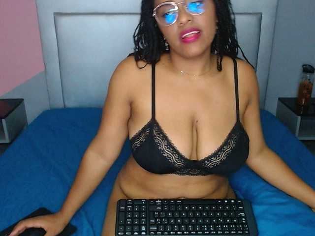 Live sex webcam photo for CorinaStone #270924545