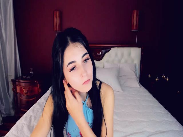 Live sex webcam photo for Taya_Roxxy #270920720