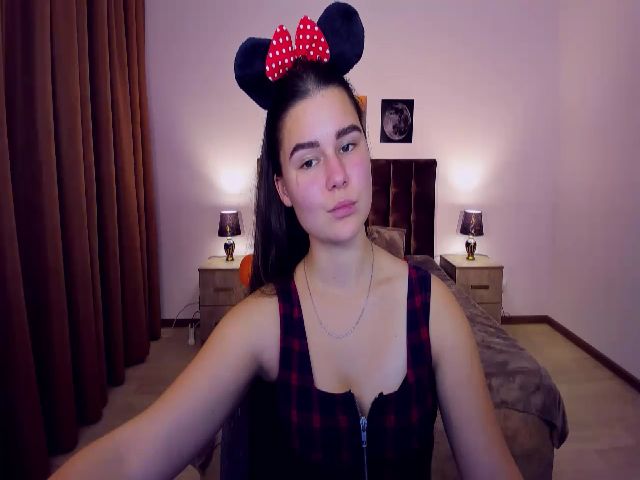 Live sex webcam photo for BellaGraceful #270922987