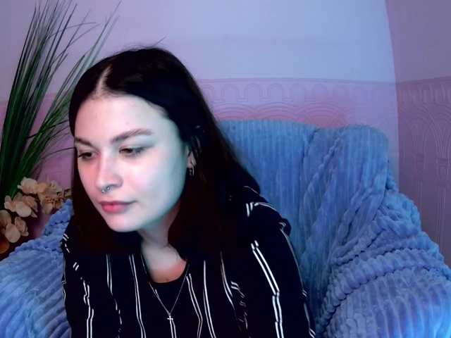 Live sex webcam photo for nikki-a #270924846