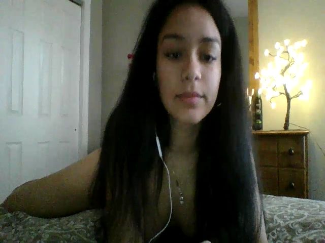 Live sex webcam photo for Adrianaxo1 #270926694